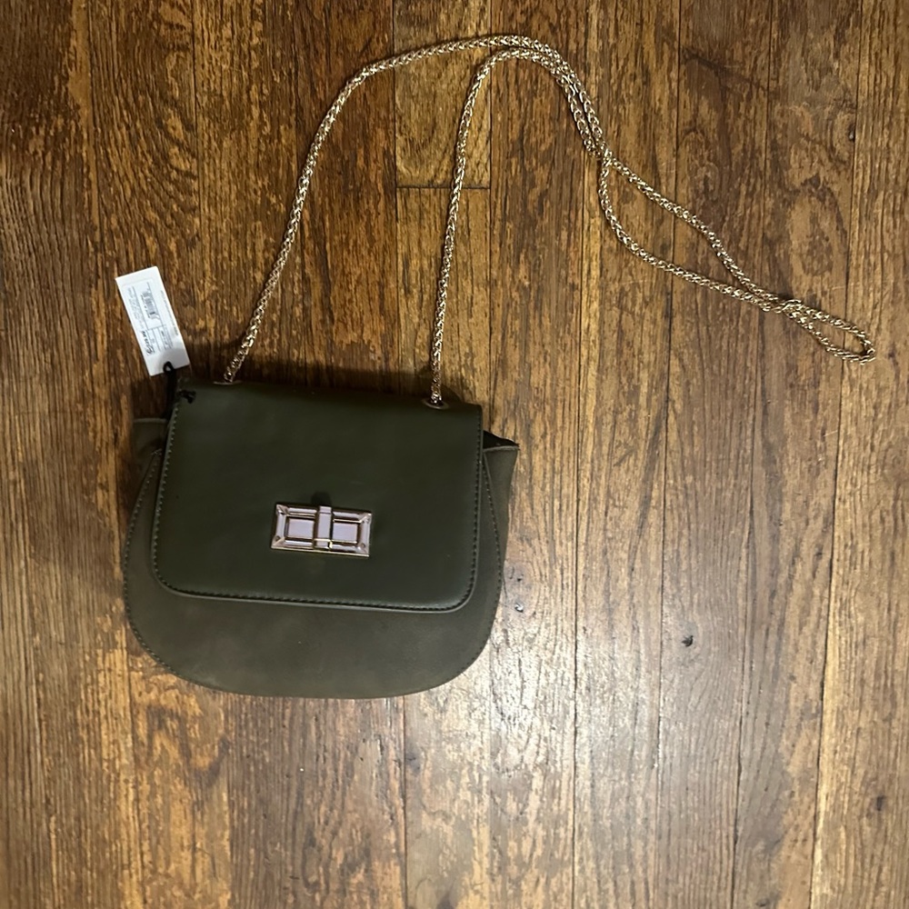 BNWT, WhoWhatWear Hunter Green Faux Leather & Suede Crossbody Chain Bag